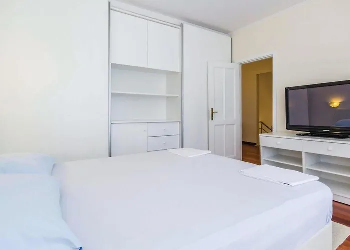 펜션 Ella- Traditionelles Mediterranes Steinhaus By Interhome *