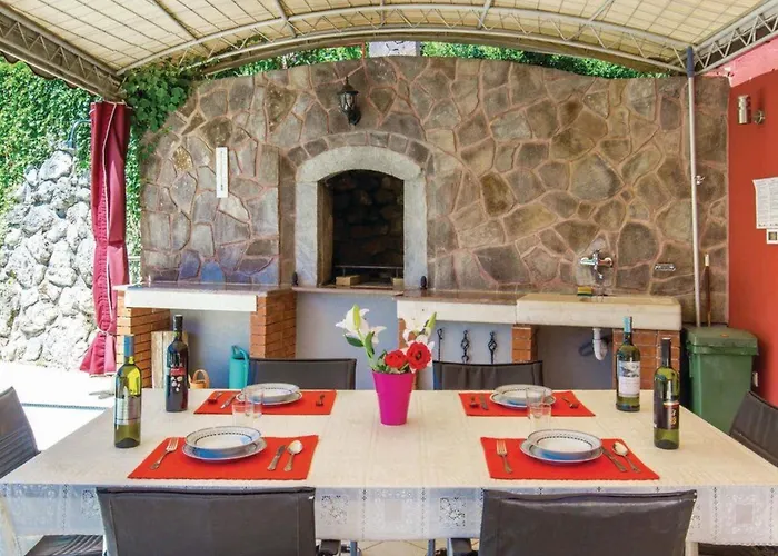 펜션 Ella- Traditionelles Mediterranes Steinhaus By Interhome 오파티아